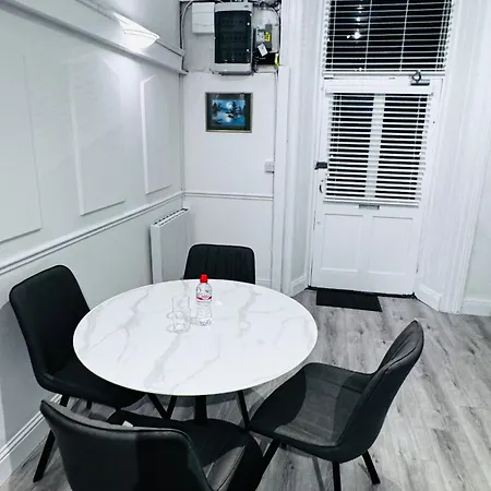 Town - Budget Double Bedrooms * Naas